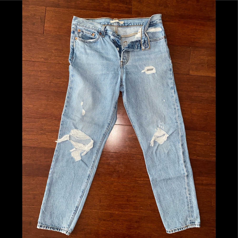 Levi Wedgie Jean